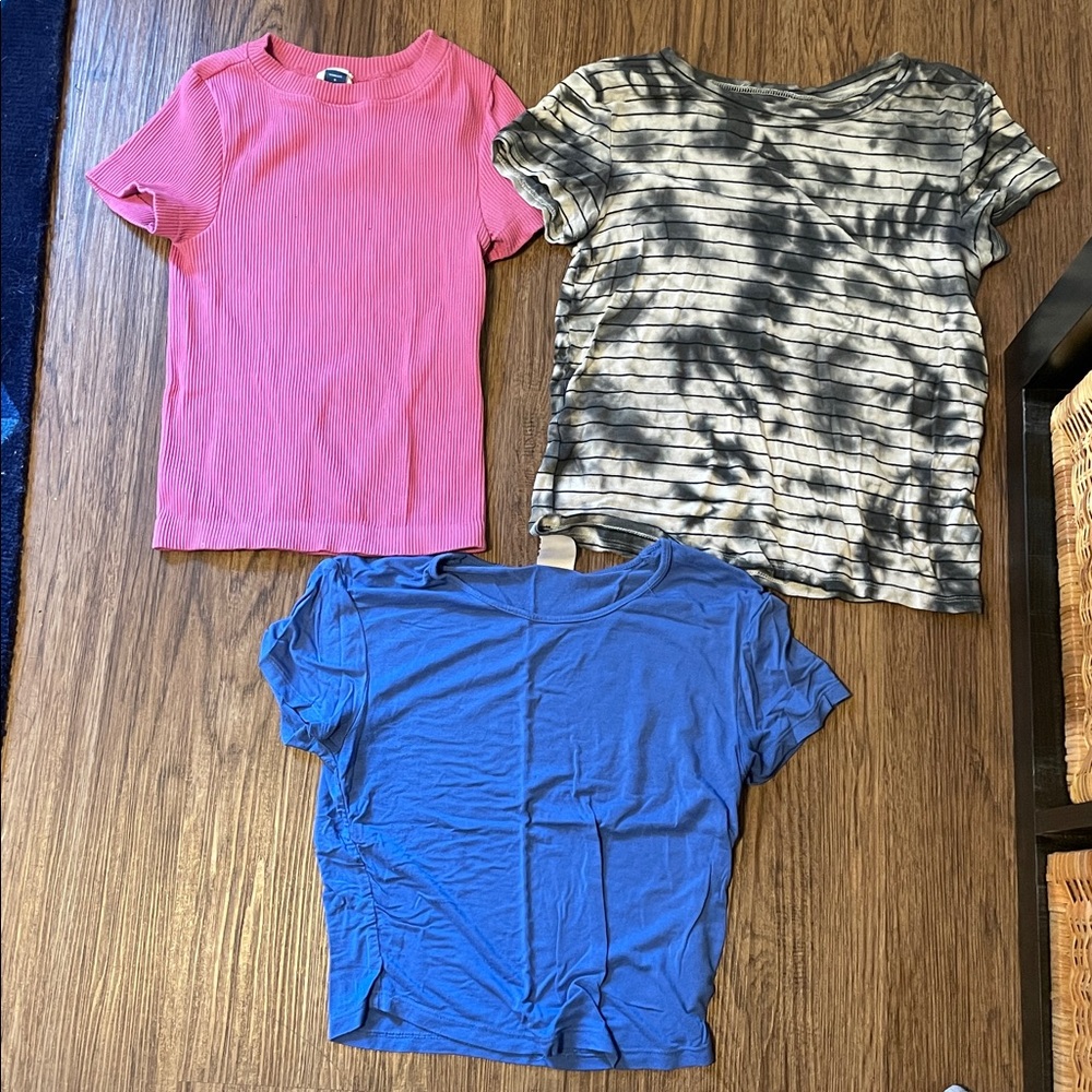 Set of Three T-Shirts: ribbed old navy seamless Pink, cropped Blue, and Striped